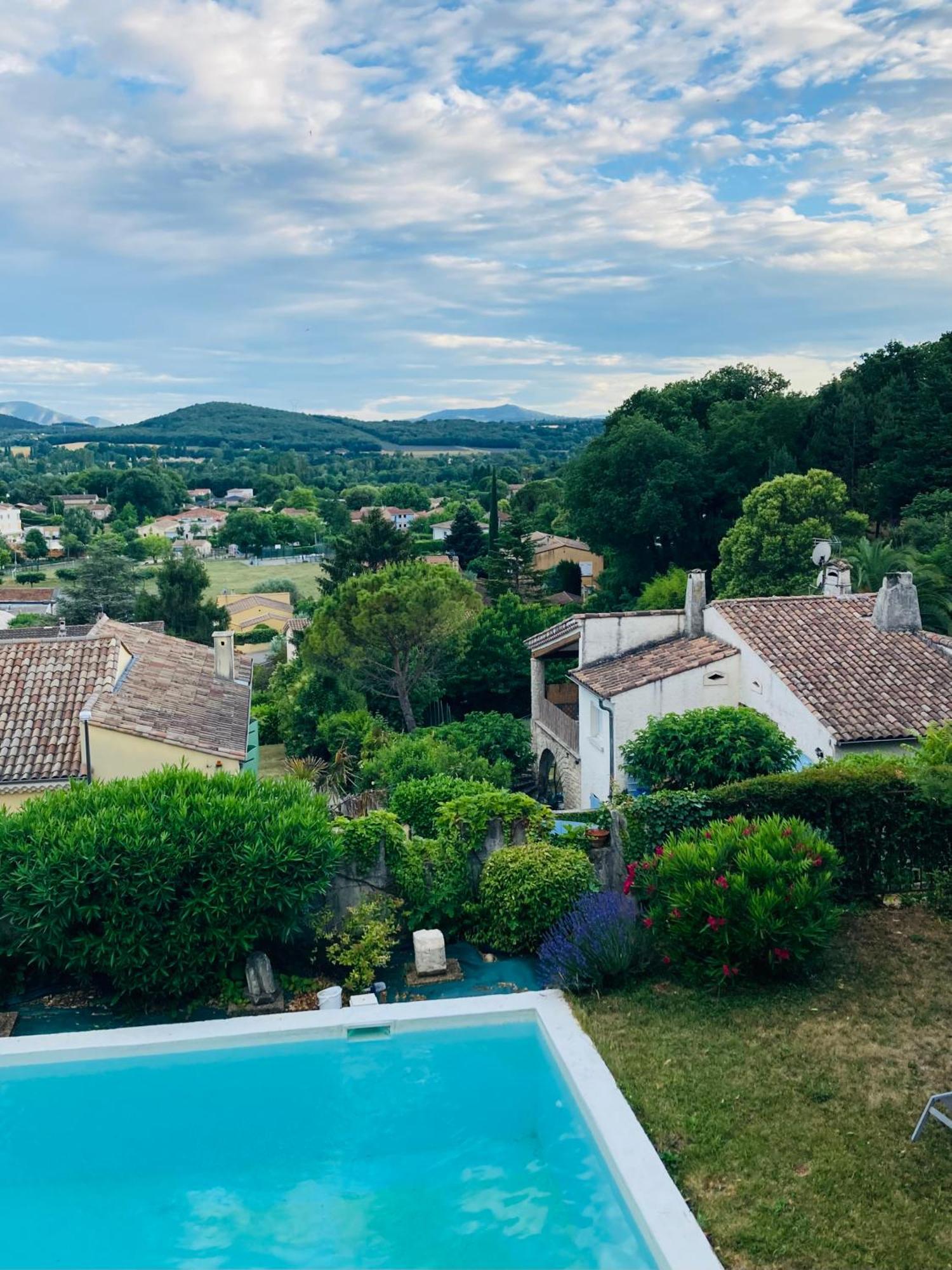 דירות Montboucher-sur-Jabron Peaceful Retreat In Drome Provencale Castel מראה חיצוני תמונה